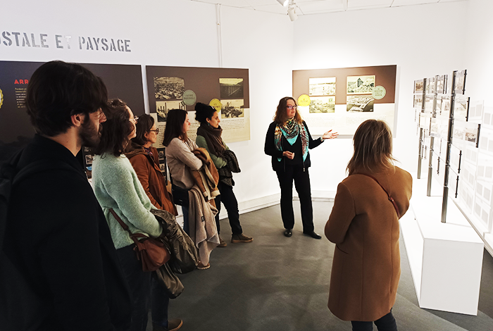 Visite guidée – Voyagez dans le temps à travers la carte postale !