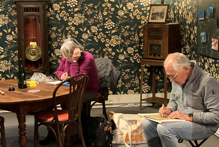 Les Urban Sketchers de Lorient en résidence au Musée de la carte postale